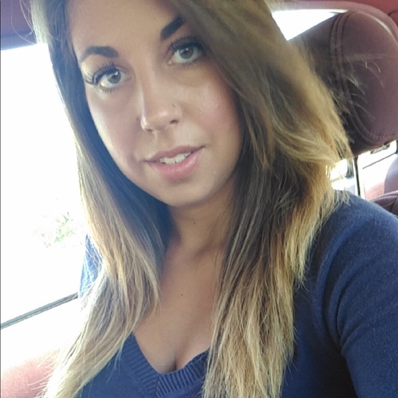 Meet your Posher, Brooke - Picture 1 of 1